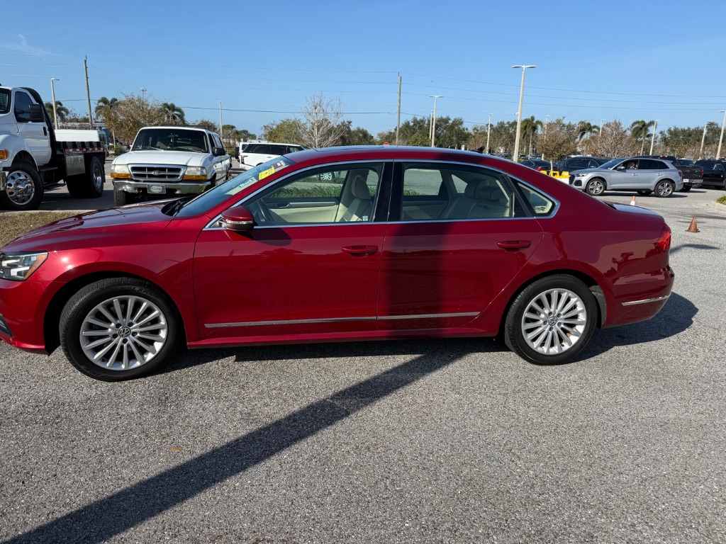 2016 Volkswagen Passat SE