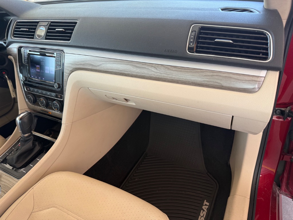 2016 Volkswagen Passat SE - Photo 24
