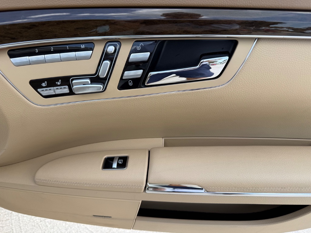 2011 Mercedes-Benz S-Class S400 - Photo 35