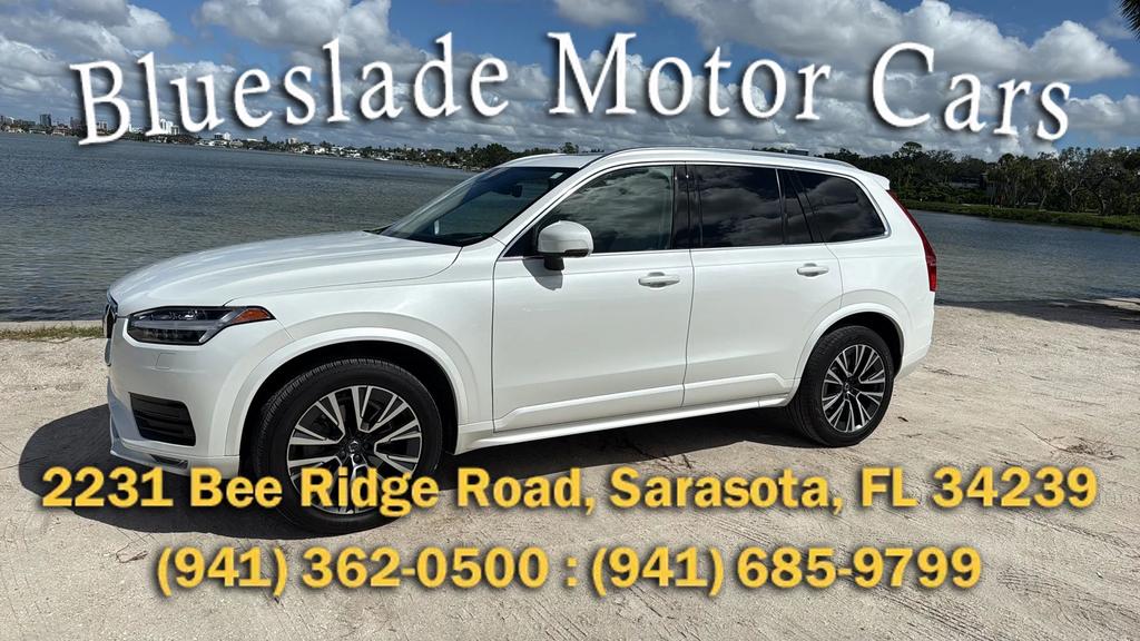 2020 Volvo XC90 Momentum's photo