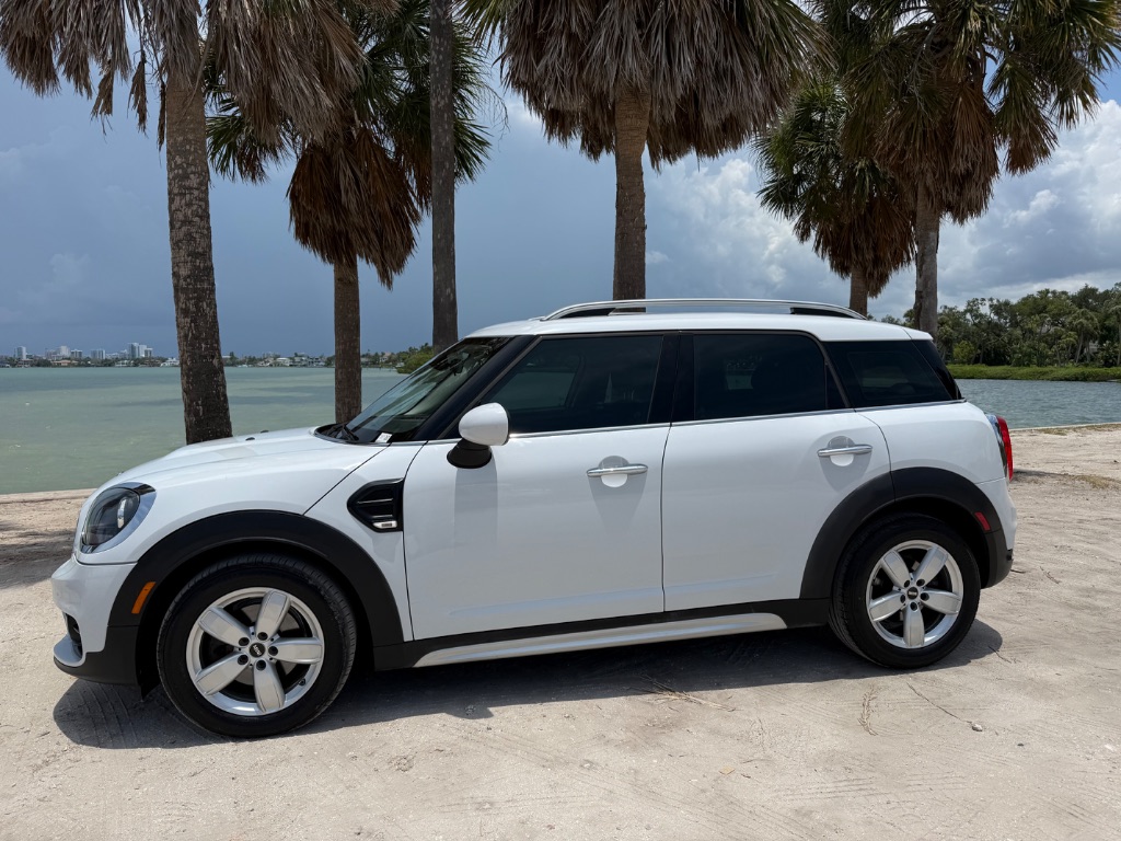 2019 MINI Countryman Cooper Signature's photo